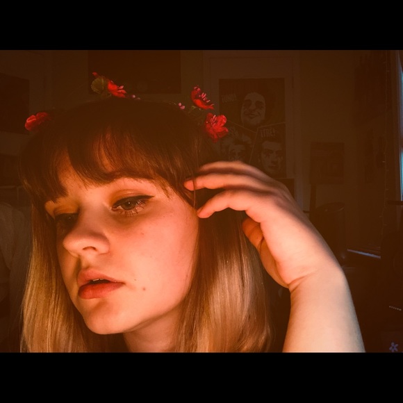 Meet your Posher, Hannah - Picture 1 of 1